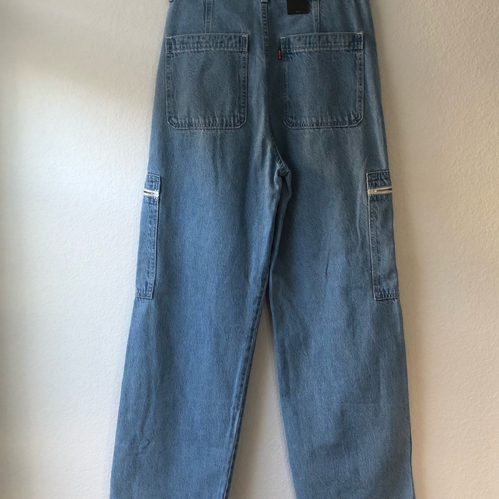 NWT Free People Levi’s 28x31 Super High rise Cargo - Picture 2 of 7